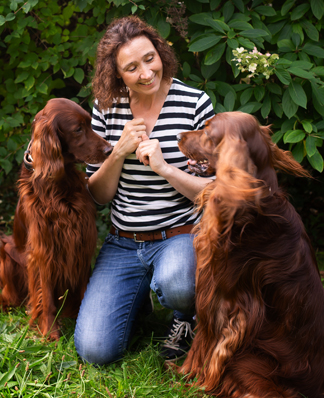 Maren Heppchen mit ihren beiden Hunden